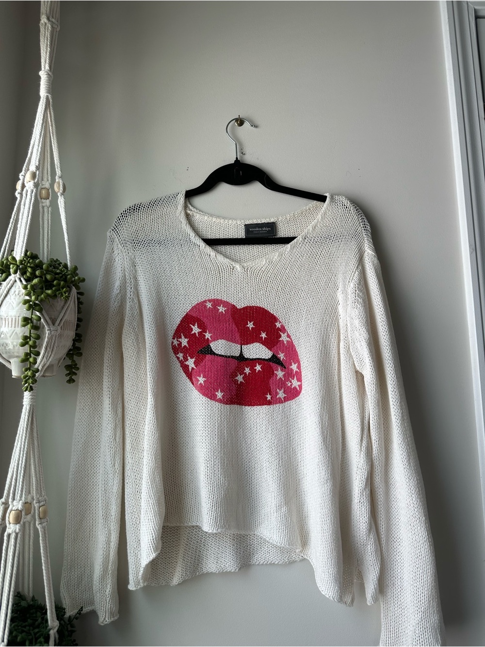 Wooden Ships White Scoop Neck Sweater with Pink Star Lip Graphic
